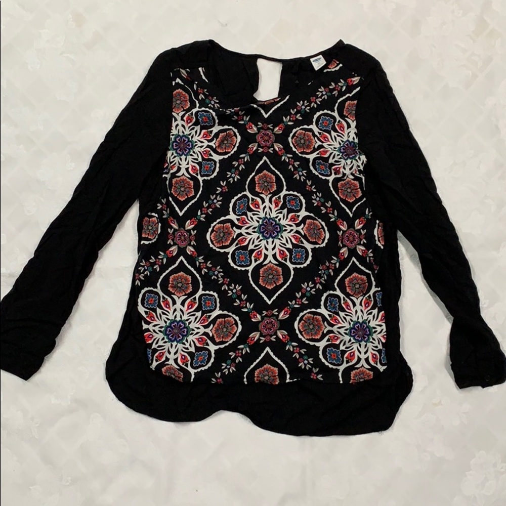 Top with flower design